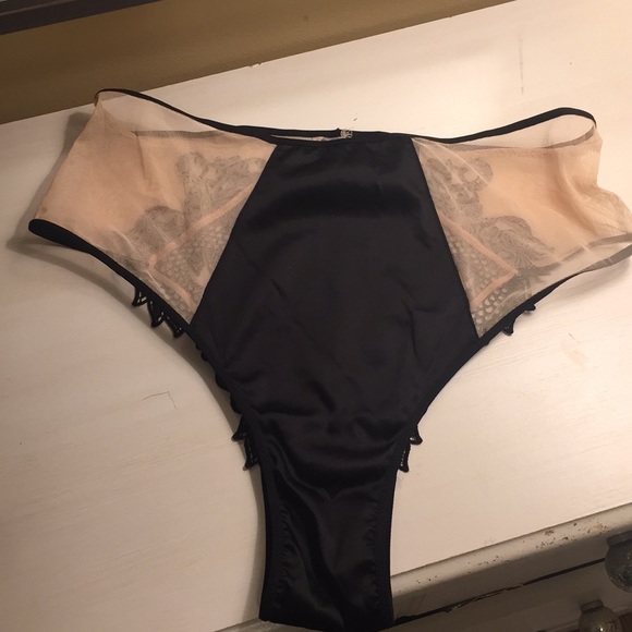 VS Dragon Appliqué Balconet & Cheeky Set 36/34/M-NWT - Picture 8 of 9